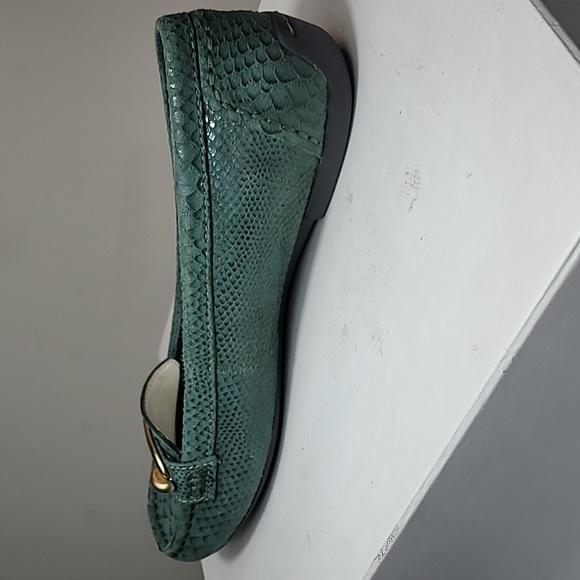 Anne Klein Aknoris green snake print leather loafers size 6M - Picture 5 of 8